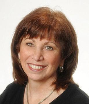 Agent Headshot - Brenda Carroll